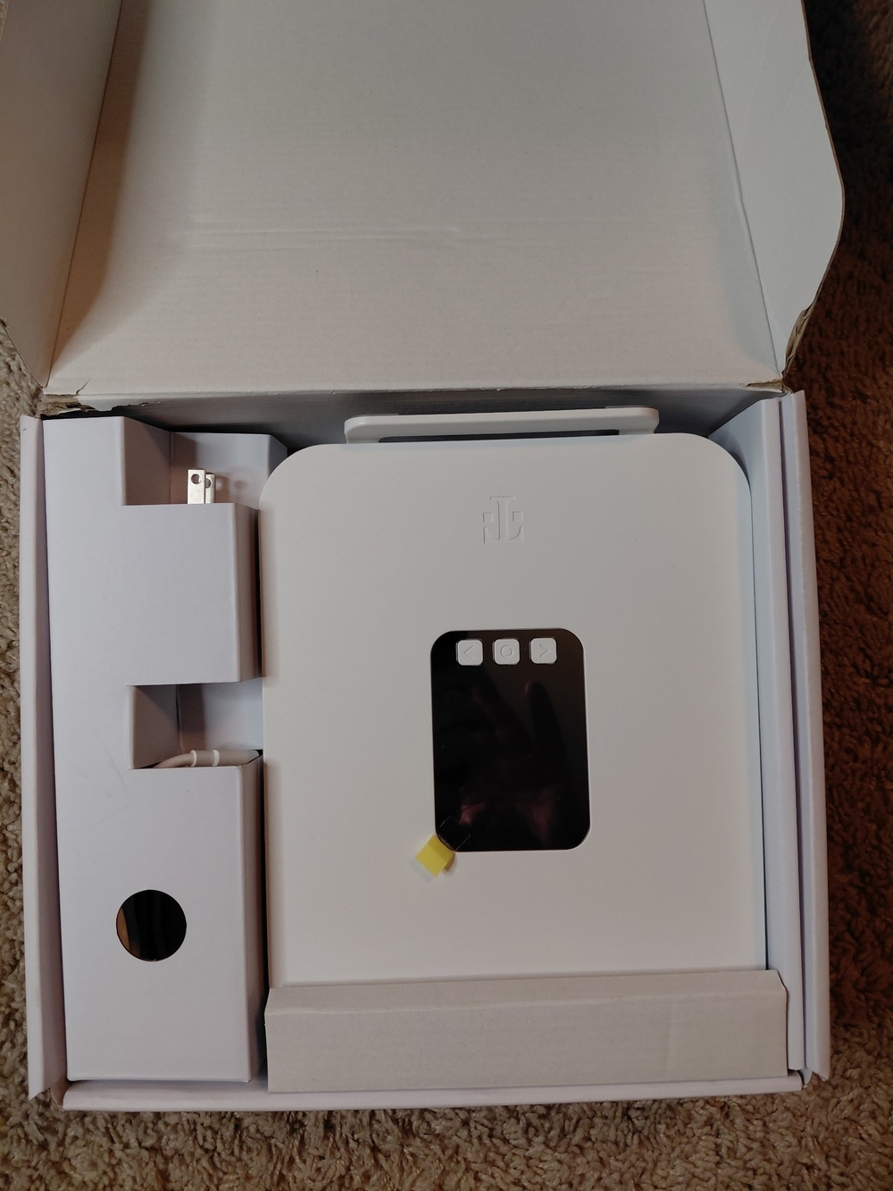 T Mobile TMO-G4AR Router - Picture 2 of 8